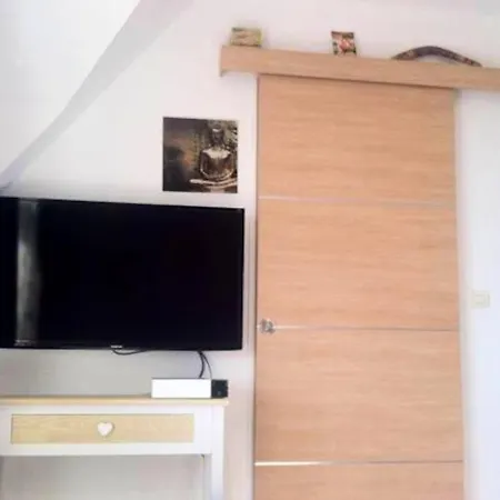 D'une Chambre Avec Balcon Et Wifi A