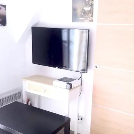 D'une Chambre Avec Balcon Et Wifi A *